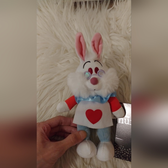 💖FIRM! NWT DISNEY PARKS ALICE IN WONDERLAND WHITE RABBIT NUIMO PLUSH (RARE) - Picture 2 of 9